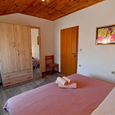 佩里奇公寓酒店 *