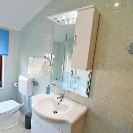 佩里奇公寓酒店 *