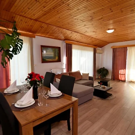 佩里奇公寓酒店 *