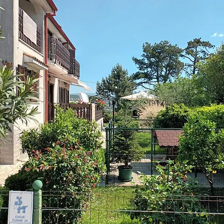 佩里奇公寓酒店 *